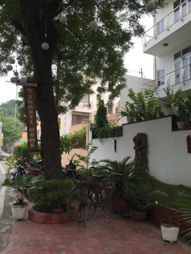 Hotel Shanti Home