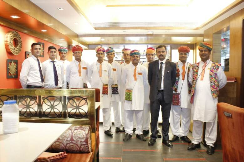 Hotel Swati Deluxe