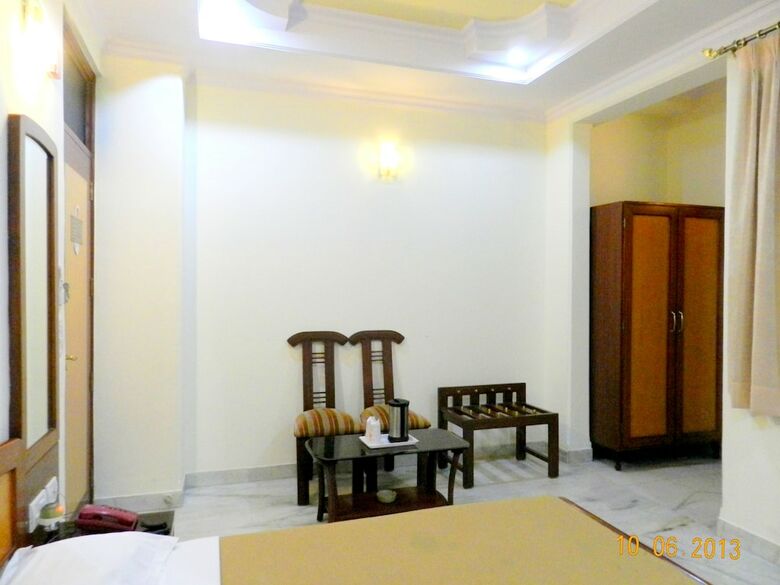 Hotel Tara Palace