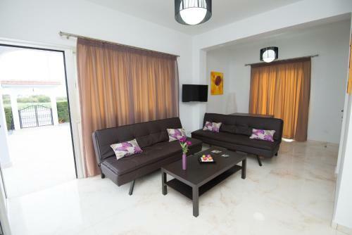 Makronissos Beach Villas