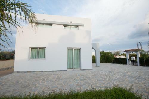 Makronissos Beach Villas