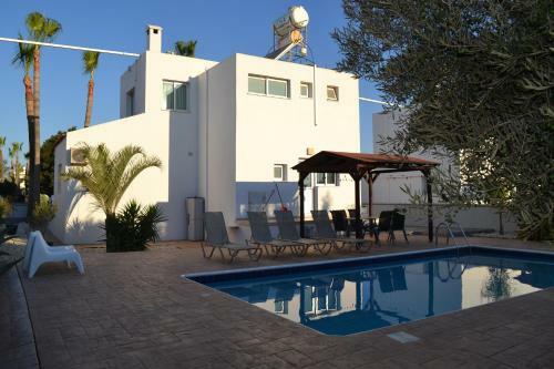 Makronissos Beach Villas