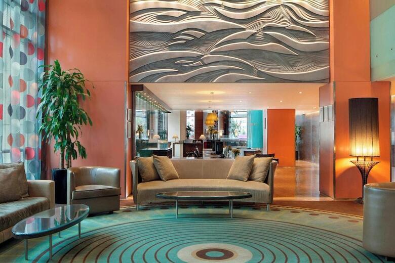 Hotel Four Points By Sheraton (clase)
