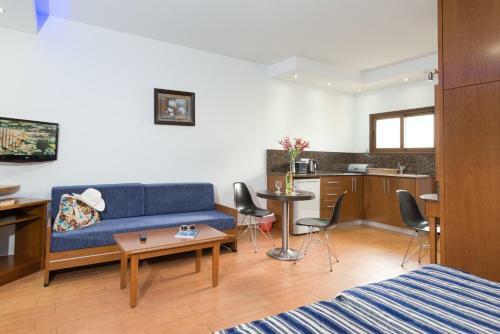 Aparthotel Loutsiana I & II Deluxe Apts