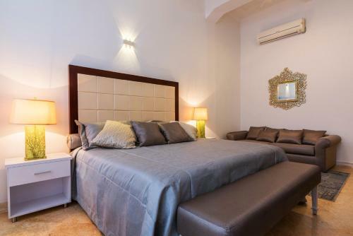 The Epica House Luxury Hotel