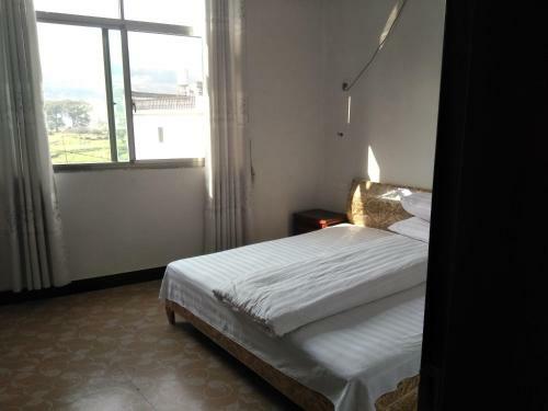 Wuyuan Jiangling Huatian Hostel