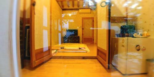 Hostal Fragrance Of Moonlight