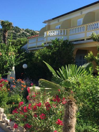 Hostal Apartments And Rooms Villa Luci