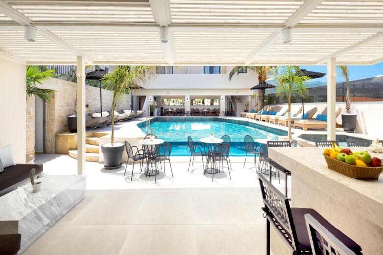 Hotel La Stella Apartments & Suites