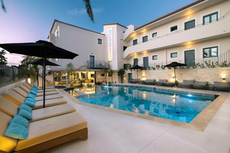 Hotel La Stella Apartments & Suites