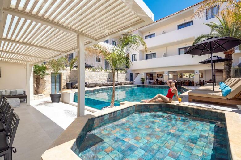 Hotel La Stella Apartments & Suites