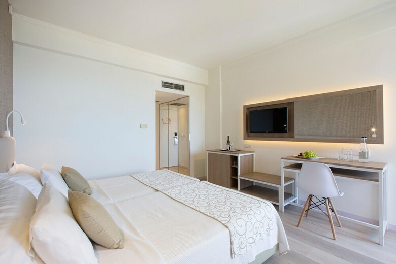 Afroditi Venus Beach Hotel & Spa