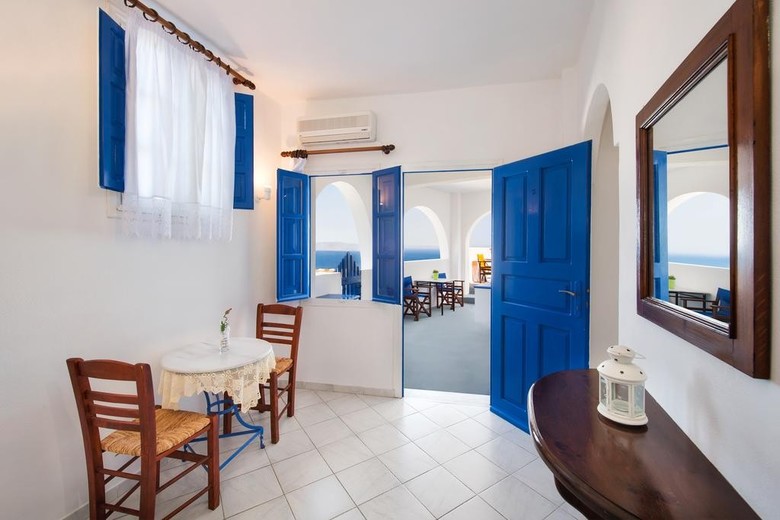 Georgis Apartments