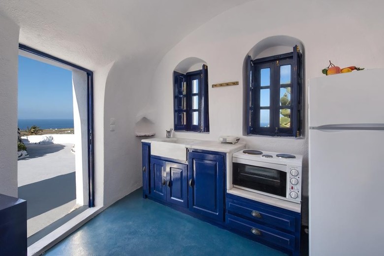 Georgis Apartments