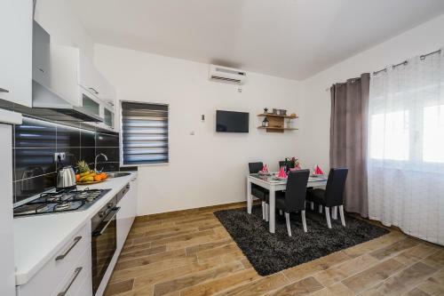 Apartments Josip