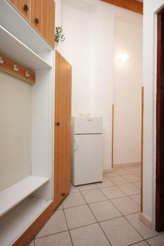 Apartments With A Parking Space Karigador (novigrad) - 2534