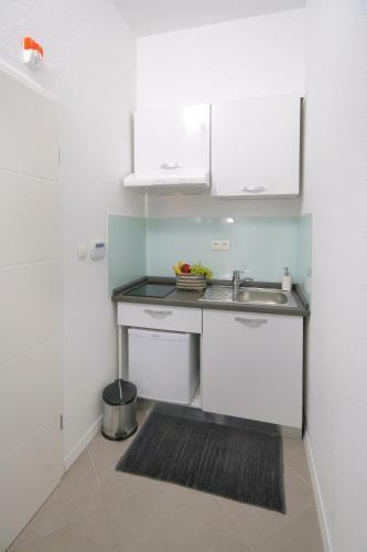 Charm Apartments And Rooms