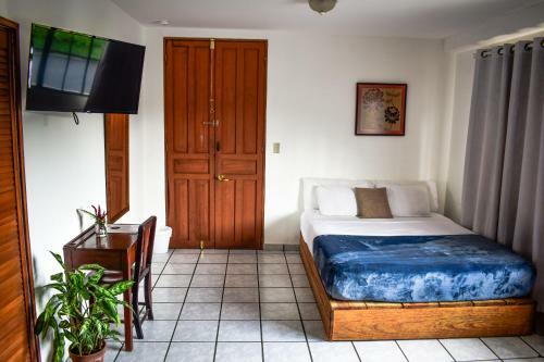 Cinco Hotel B&B