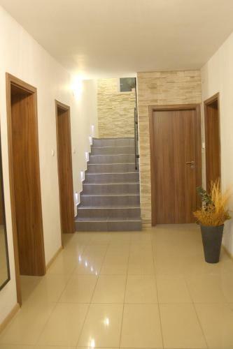 Hostal Guest House Vila Pod Lesom