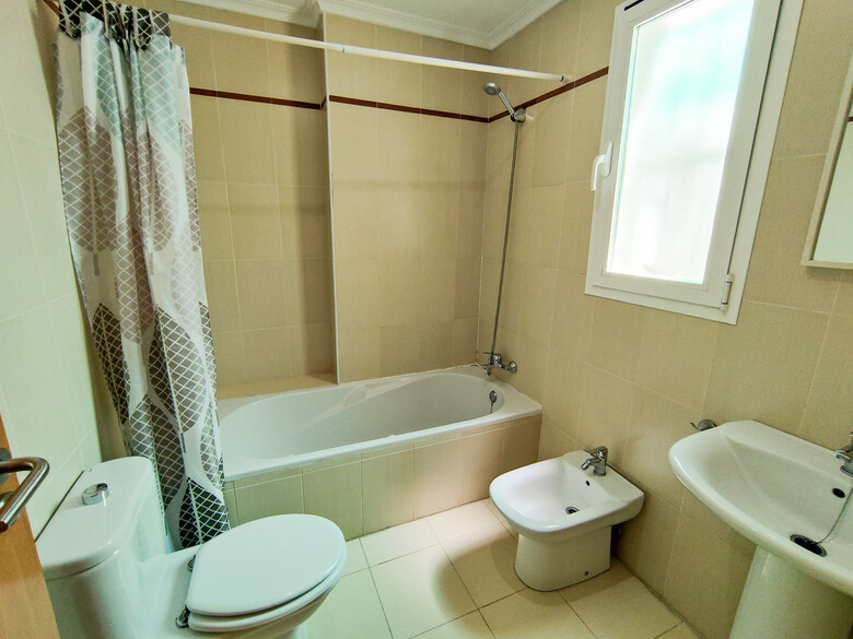 Apartamento Gand�a Universidad 3000
