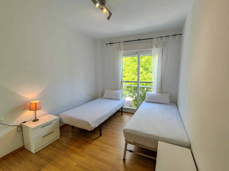 Apartamento Gand�a Universidad 3000