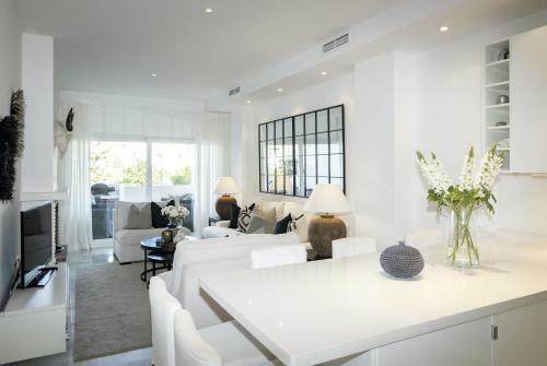 Cl-spectacular 1 Bedroom Apartment
