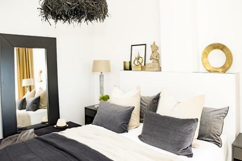 Cl-spectacular 1 Bedroom Apartment