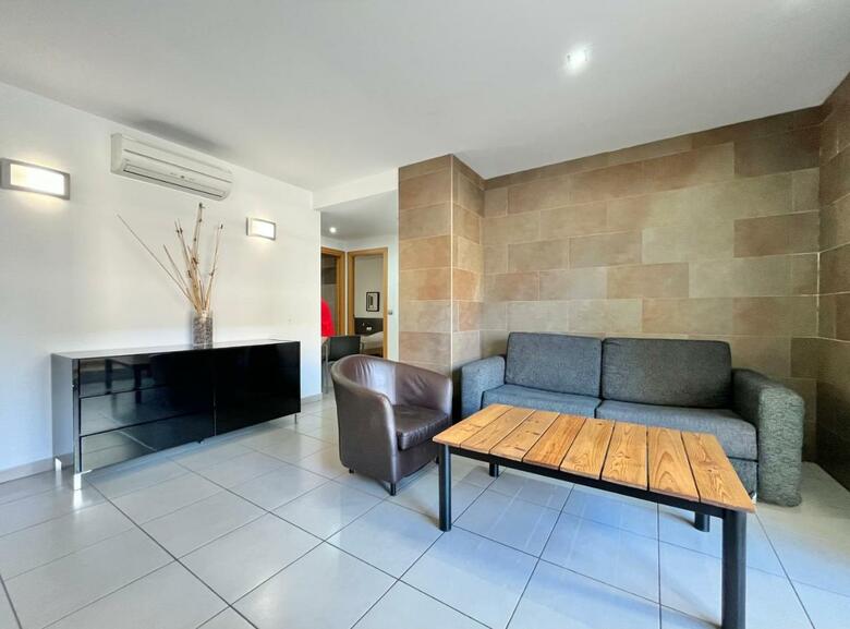 Agi Drugstore Apartments