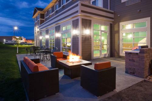 Grandstay Hotel & Suites Valley City
