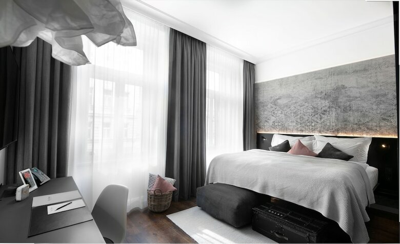 Ea Hotel M�nes