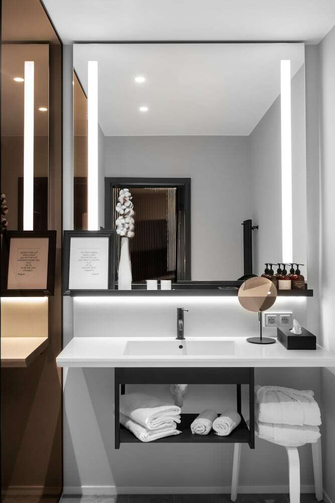 Ea Hotel M�nes