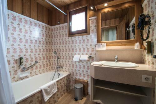 Hotel Le Relais Du Petit Saint Bernard