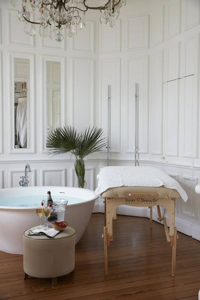 Hostal La Course