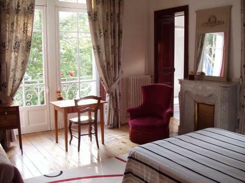 Hotel H�tel Castel De La Pique