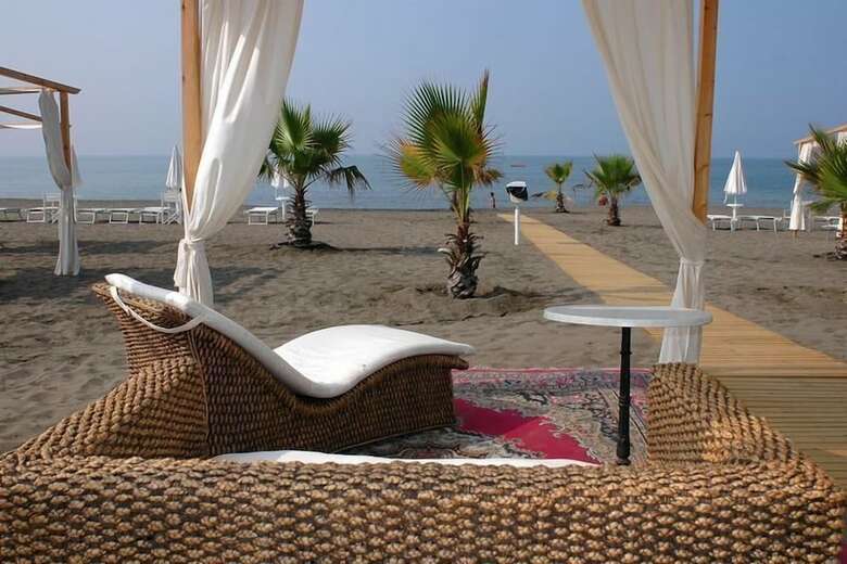Domizia Palace Hotel