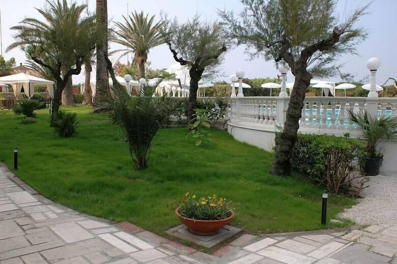 Domizia Palace Hotel