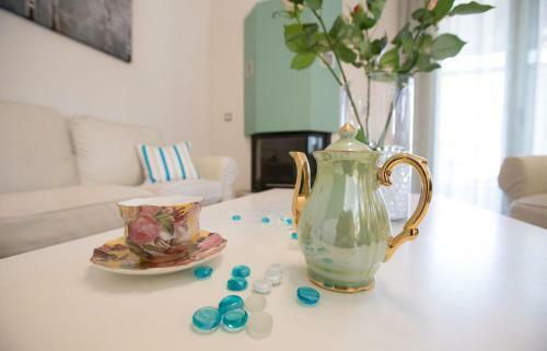 Villa Stone & Green