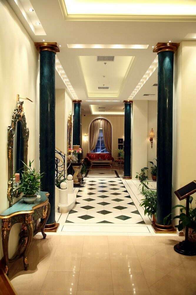 Hotel Nafsika Palace