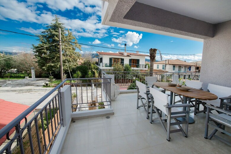 Regalo Apartments