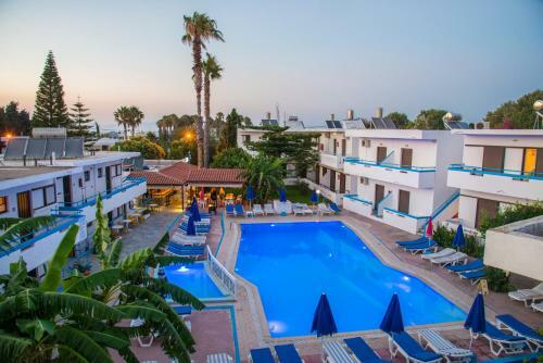 Yiannis Yard Studios & Apartments