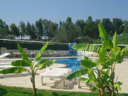Eleni's Apartments