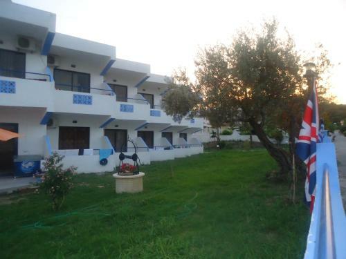 Eleni's Apartments