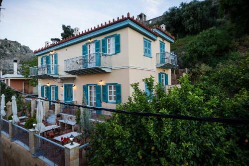 Hostal Acronafplia Pension A