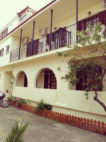 Hostal Eleni's House