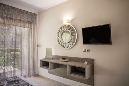 Hotel Royalty Suites Sea Side