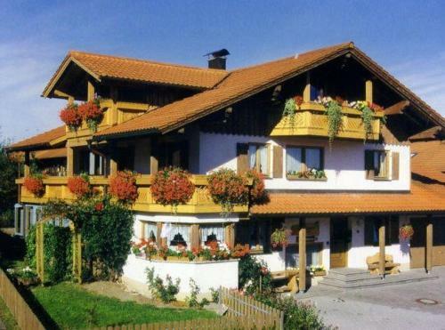 Apartamento Gaestehaus-kerpf-ferienwohnung