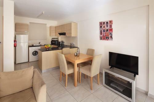 Apartamento Adamou Gardens