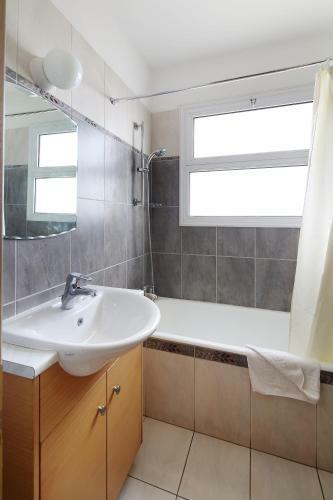 Apartamento Adamou Gardens