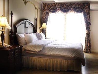 Hotel Four Seasons Place