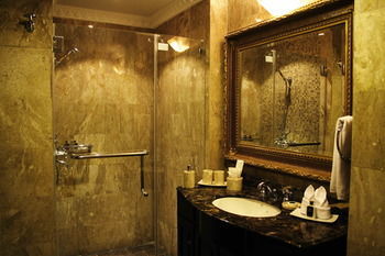 Hotel Four Seasons Place